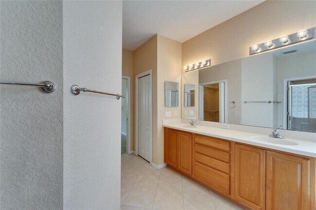 Building Photo - 1013 Emerald Dunes Dr