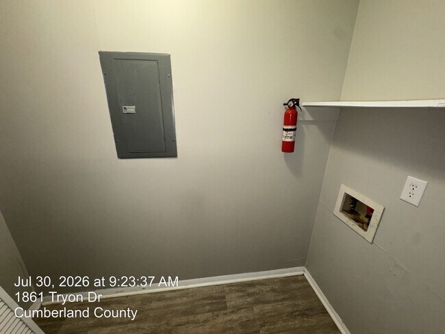Building Photo - 1861-7 Tryon Dr