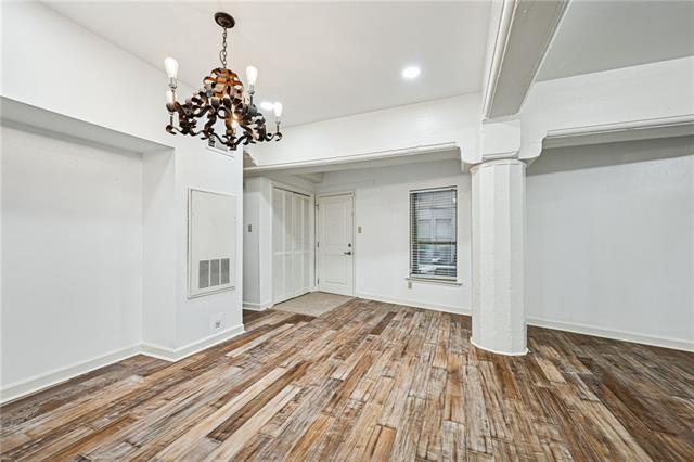 Building Photo - 333 Julia St