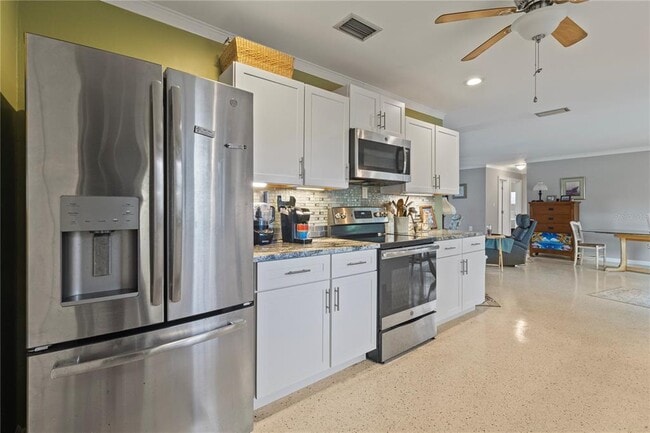 Building Photo - 4020 Palm Dr