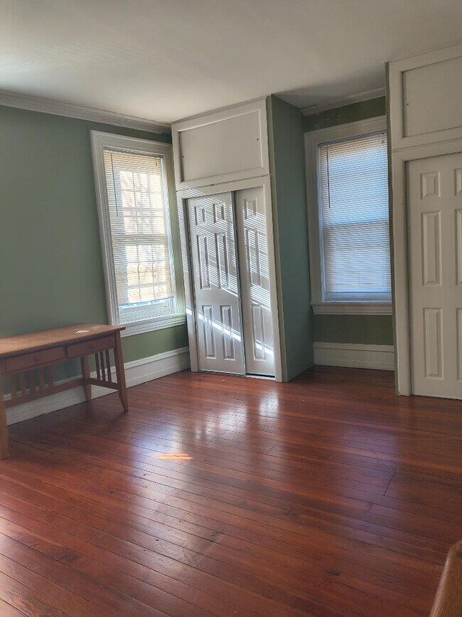 Building Photo - 6845 Germantown Ave