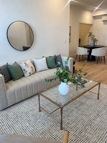 Building Photo - 105 Sea St