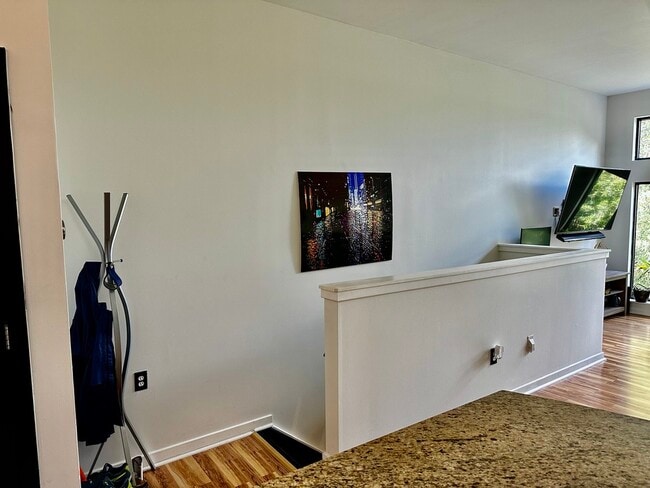 Building Photo - 2125 Southend Dr