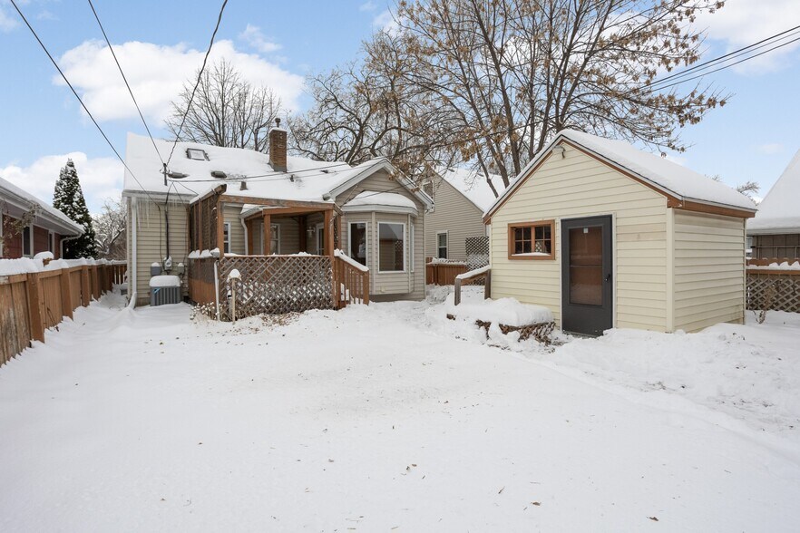 Building Photo - 3744 Perry Ave N