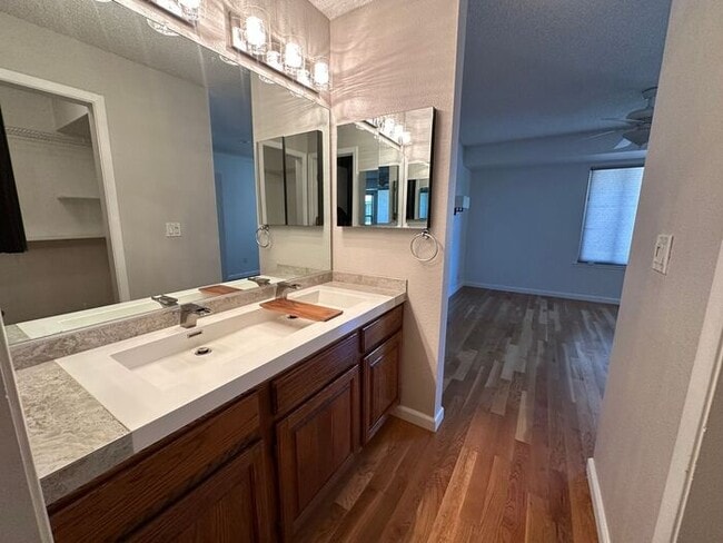 Building Photo - 2875 Idlewild Dr