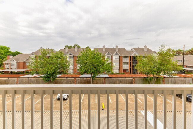 Building Photo - 2750 Holly Hall St