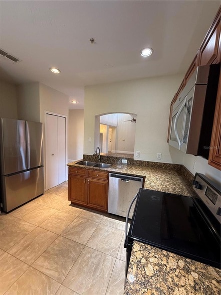 Building Photo - 122 Vista Verdi Cir