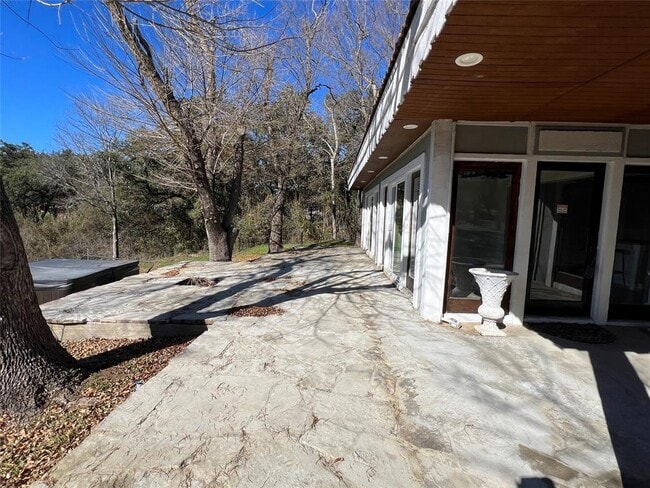 Building Photo - 17313 W Beach Rd