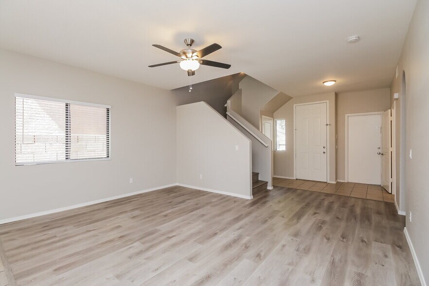 Building Photo - 815 W St Charles Ave