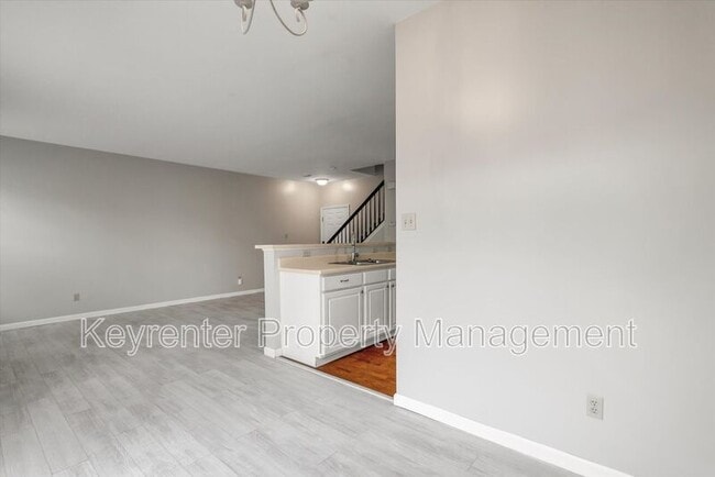 Building Photo - 102 Kingston Terrace Ct