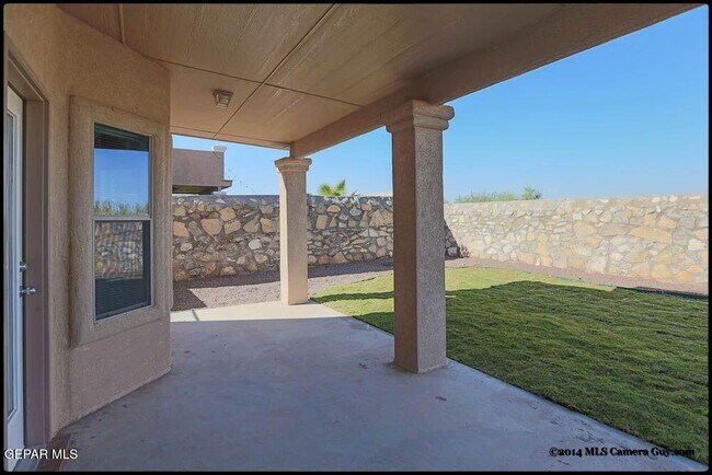 Building Photo - 1345 Fito Hernandez St