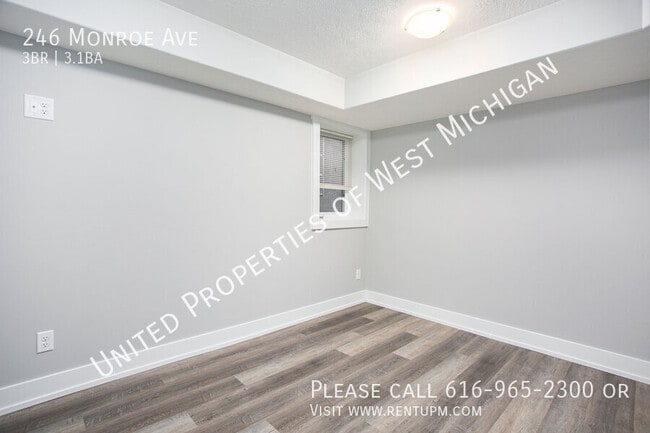 Building Photo - Available Now | 3 Bedroom 3.5 Bathroom Con...