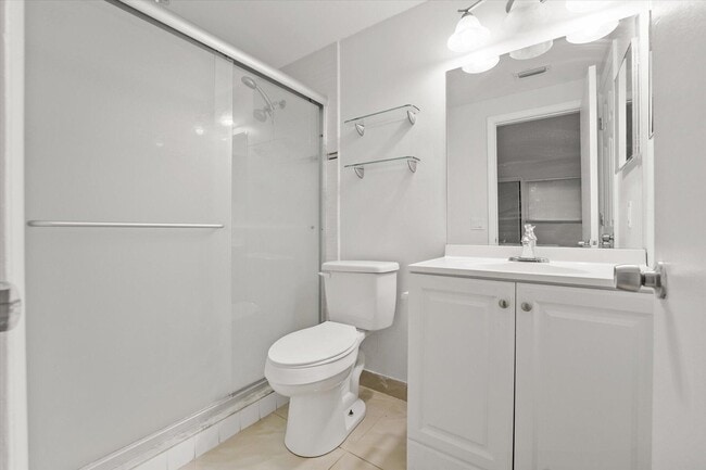 Building Photo - 4749 Holly Lake Dr