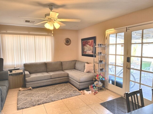 Building Photo - OPEN 8-2-25  12-1PM; Remodeled 4Br-2Ba hou...
