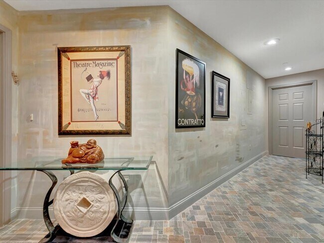 Building Photo - 555 5th Ave NE