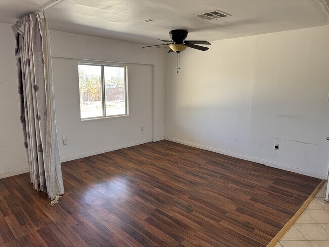 Building Photo - 14738 Poplar St