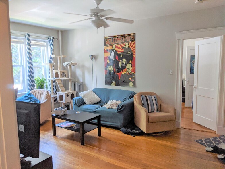 Building Photo - 1 Gray St