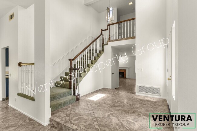 Building Photo - Spacious 4-Bed, 3-Bath Gem in Camarillo Heights