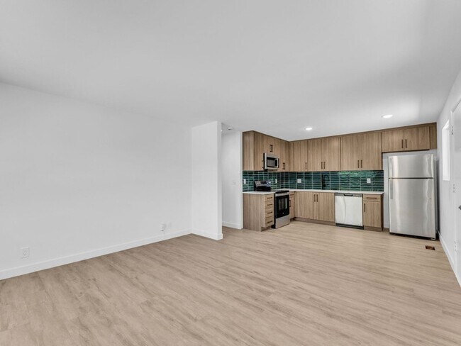 Building Photo - 644 S 800 E