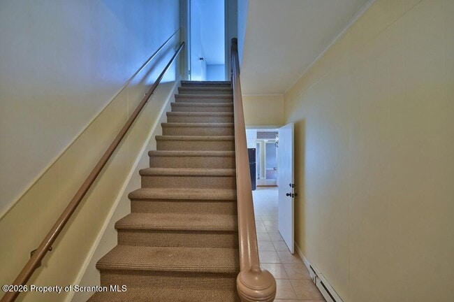 Building Photo - 431 Center St