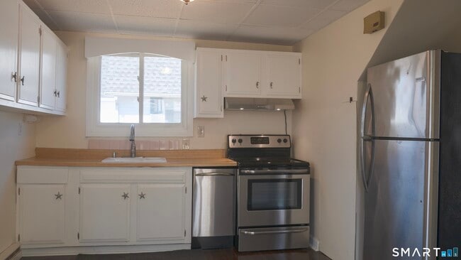 Building Photo - 49 Sound View Heights