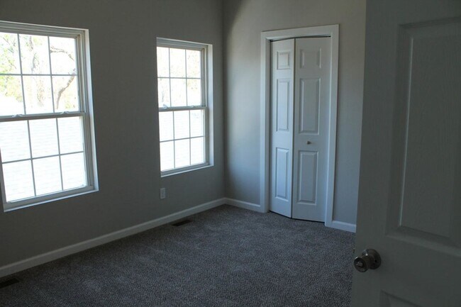 Building Photo - Modern Elegance Meets Comfort – Fully Remodeled 4BR/2BA Dream Home!