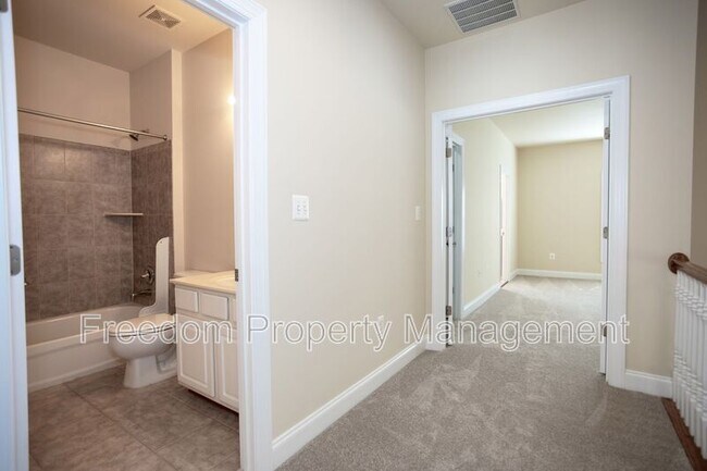 Building Photo - 16021 Pitner St