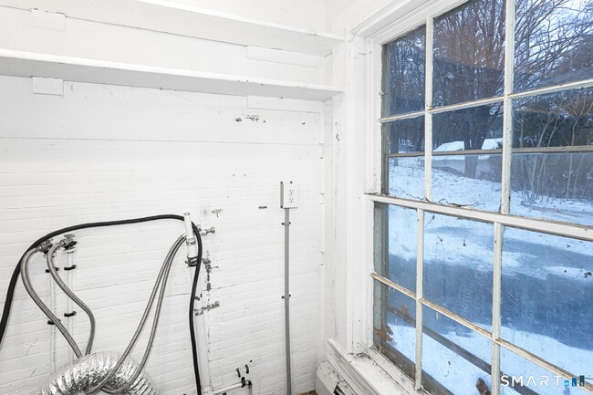 Building Photo - 30 Edgewood St