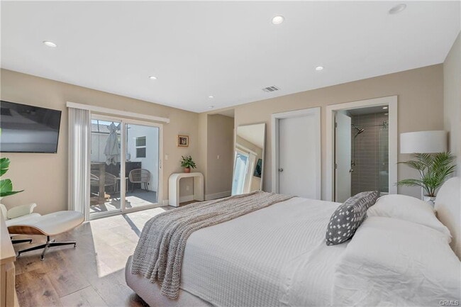 Building Photo - 8034 Airlane Ave