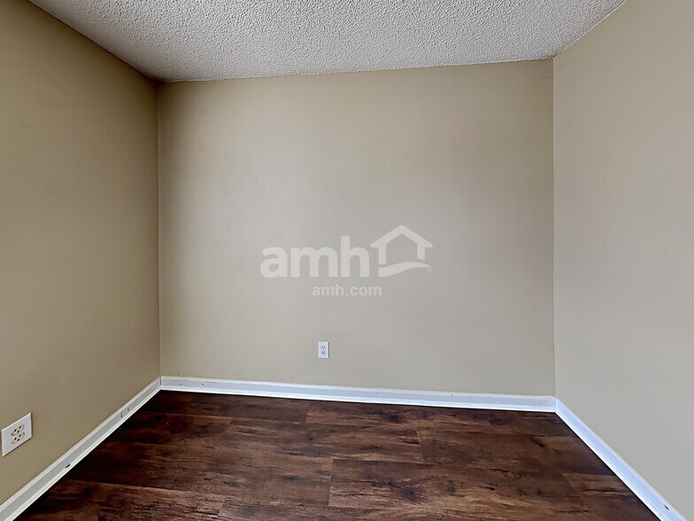 Building Photo - 1317 E Stonemason Dr