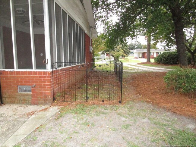 Building Photo - 2516 Cumberland Rd