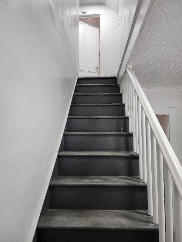 Building Photo - 302 Laurel Hill Ave
