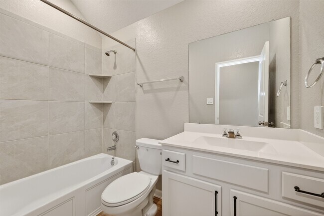 Building Photo - 5403 Tourmaline Wy