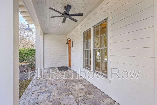 Building Photo - 755 Adluh St