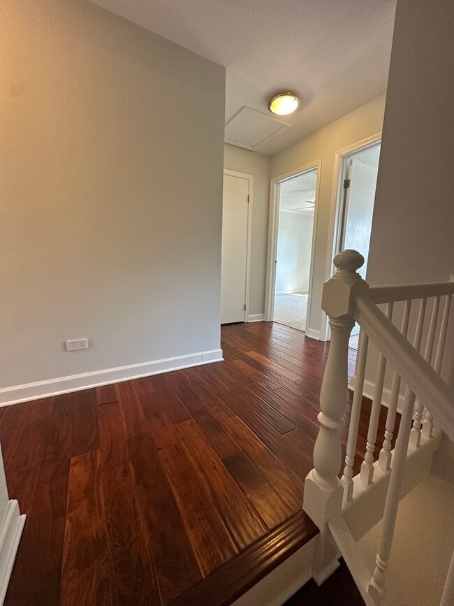 Building Photo - 567 Lorelei Dr