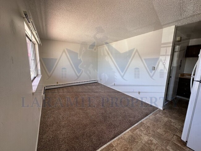 Building Photo - 702 Downey St