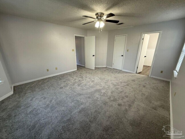 Building Photo - 3872 Mariners Dr