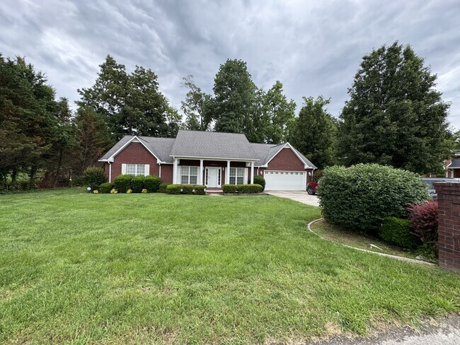 Building Photo - 224 Brookside Dr