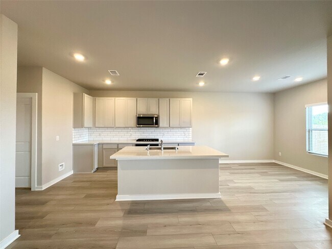 Building Photo - 12176 Ridge Top Dr