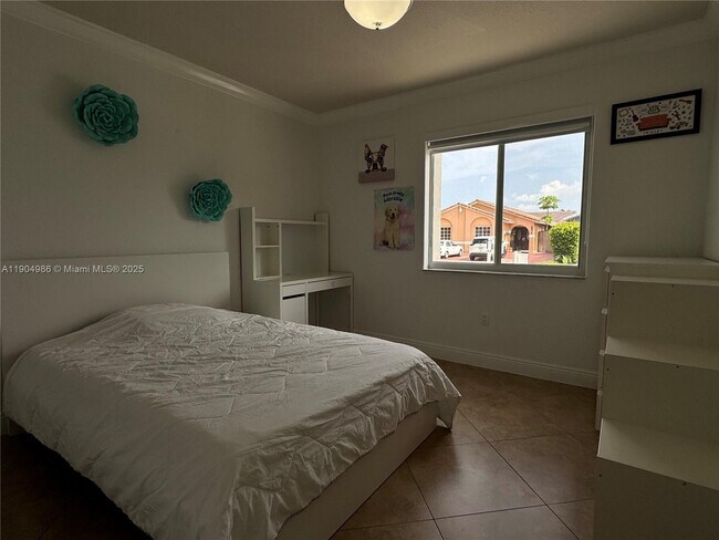 Building Photo - 2875 W 72nd Terrace