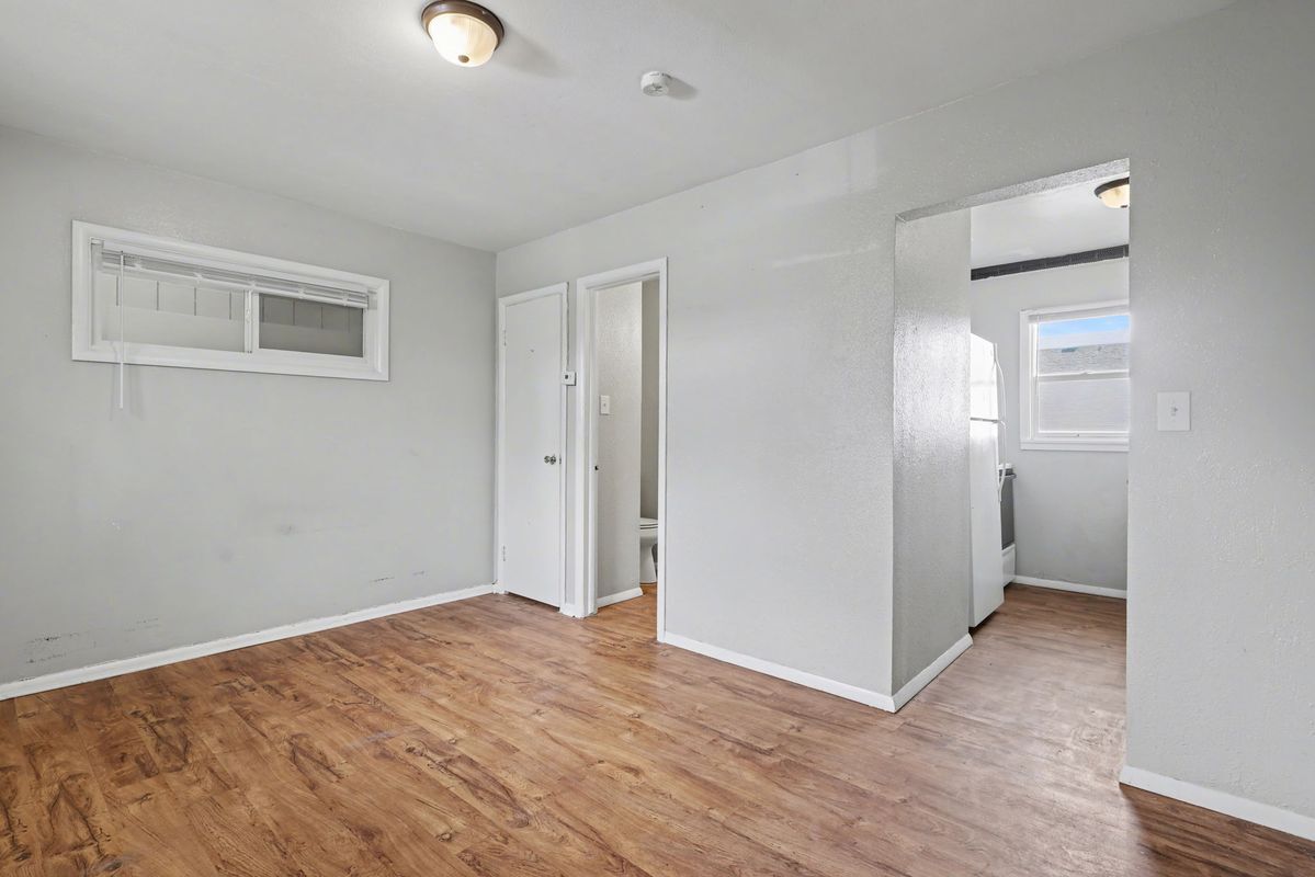 Building Photo - 207 N Santa Fe Ave