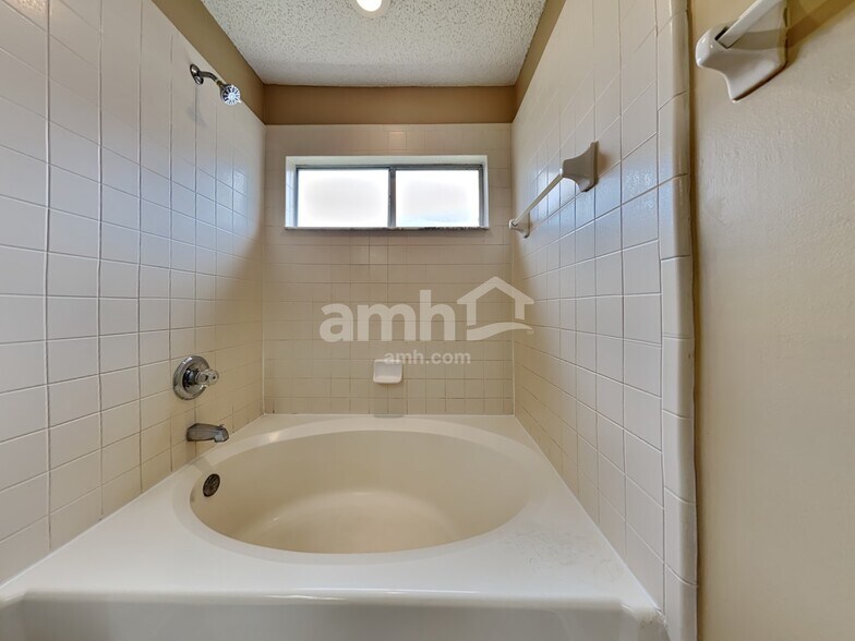 Building Photo - 7295 US Open Blvd