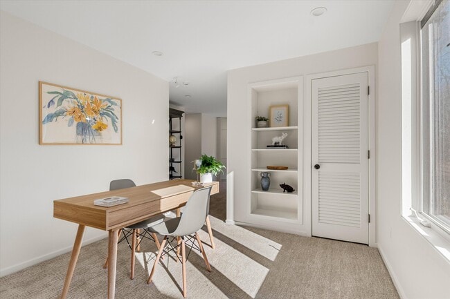 Building Photo - 3936 Holden Dr