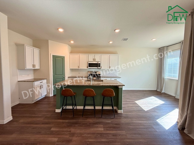 Building Photo - Spacious 4-Bedroom Home for Lease in Princeton!