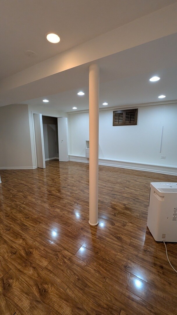 Building Photo - 1222 W Hubbard St