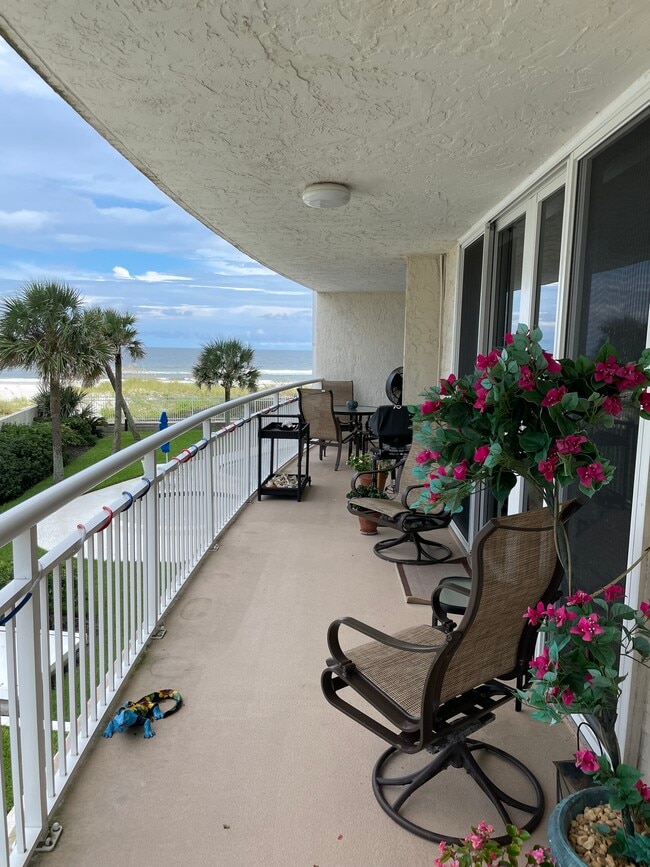 Building Photo - 1601 Ocean Dr S