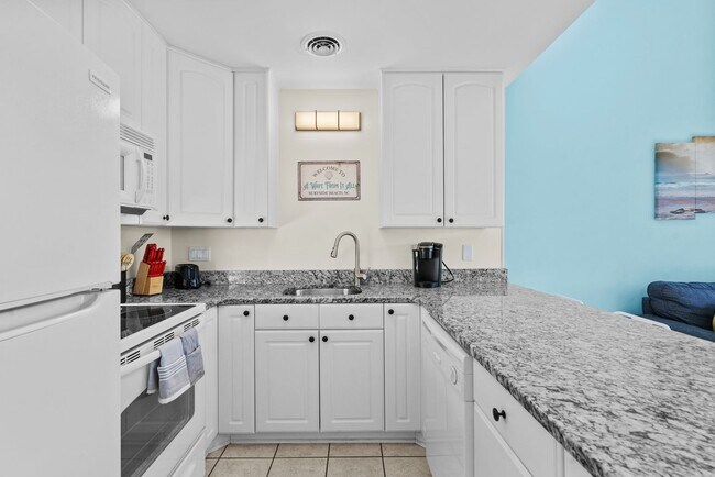 Building Photo - 1851 Colony Dr