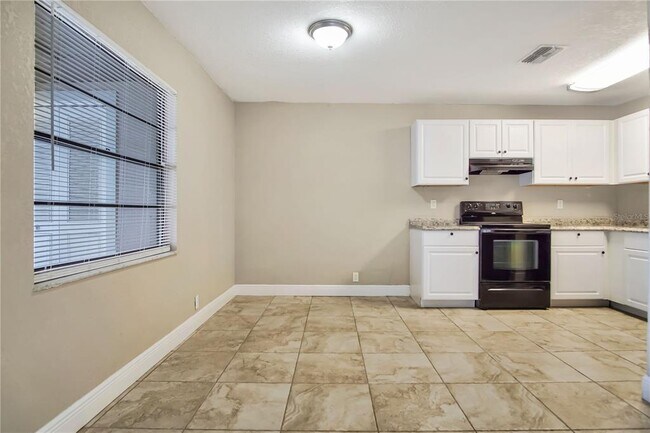 Building Photo - 5607 Struthers Ct