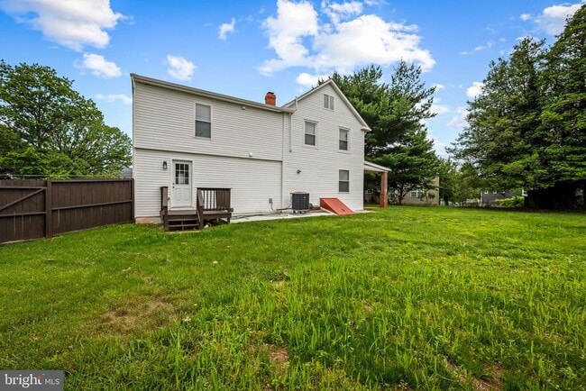 Building Photo - 1520 Dorchester Ave