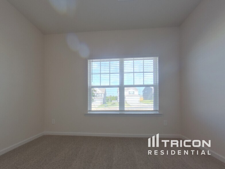 Building Photo - 451 Prescott Wy